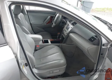 2011 Toyota Camry Xle z USA, uszkodzony, nr VIN 4T1BF3EK2BU196856